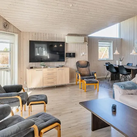 Koselig Hjem I Med Badstue *
